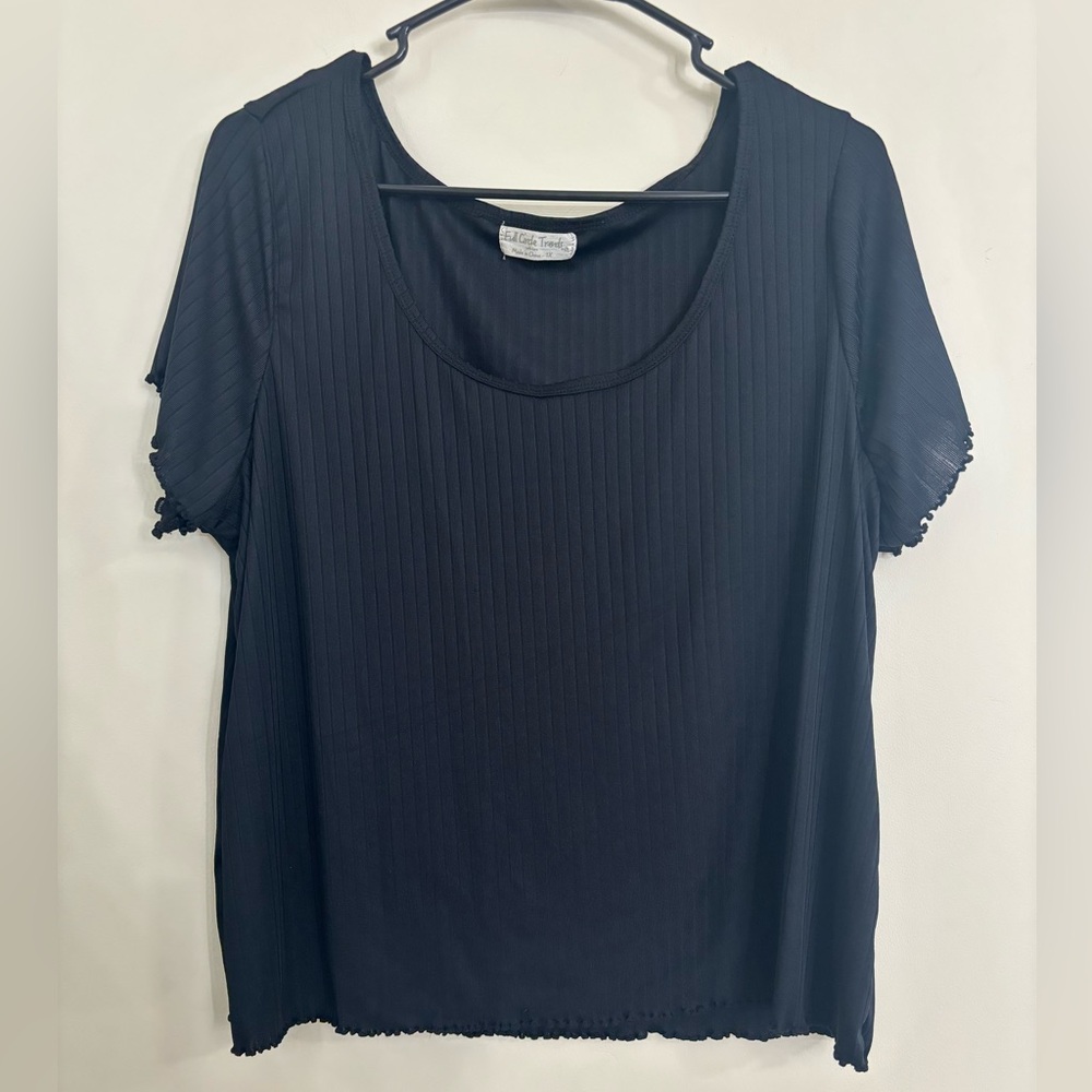 Full Circle Trends Top